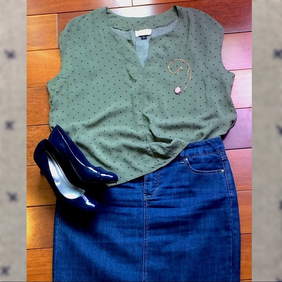 Universal Thread Tops - Green & Blue Sleeveless Blouse by Universal Thread